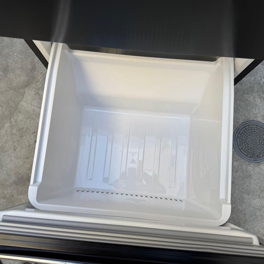 254⭐️2022年製★ハイアール冷蔵庫　大型　3ドア　ブラック 300〜400L