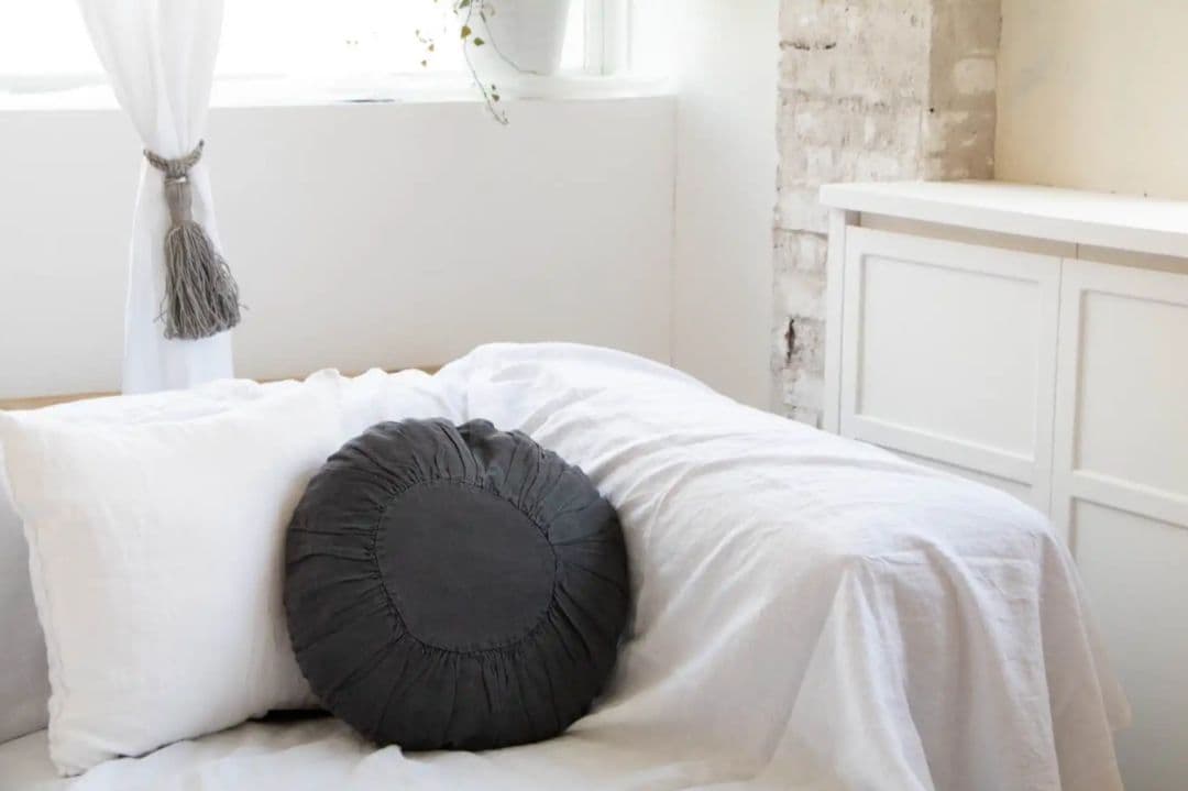 Orné de Feuilles リネン・ラウンドクッション 2個セット