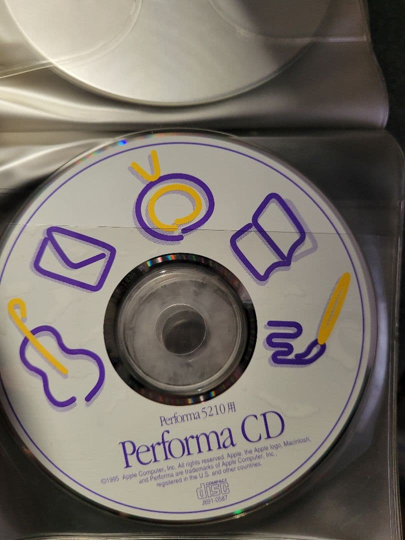 Macintosh Performa 5210 付属キーボードマウスDisc付き