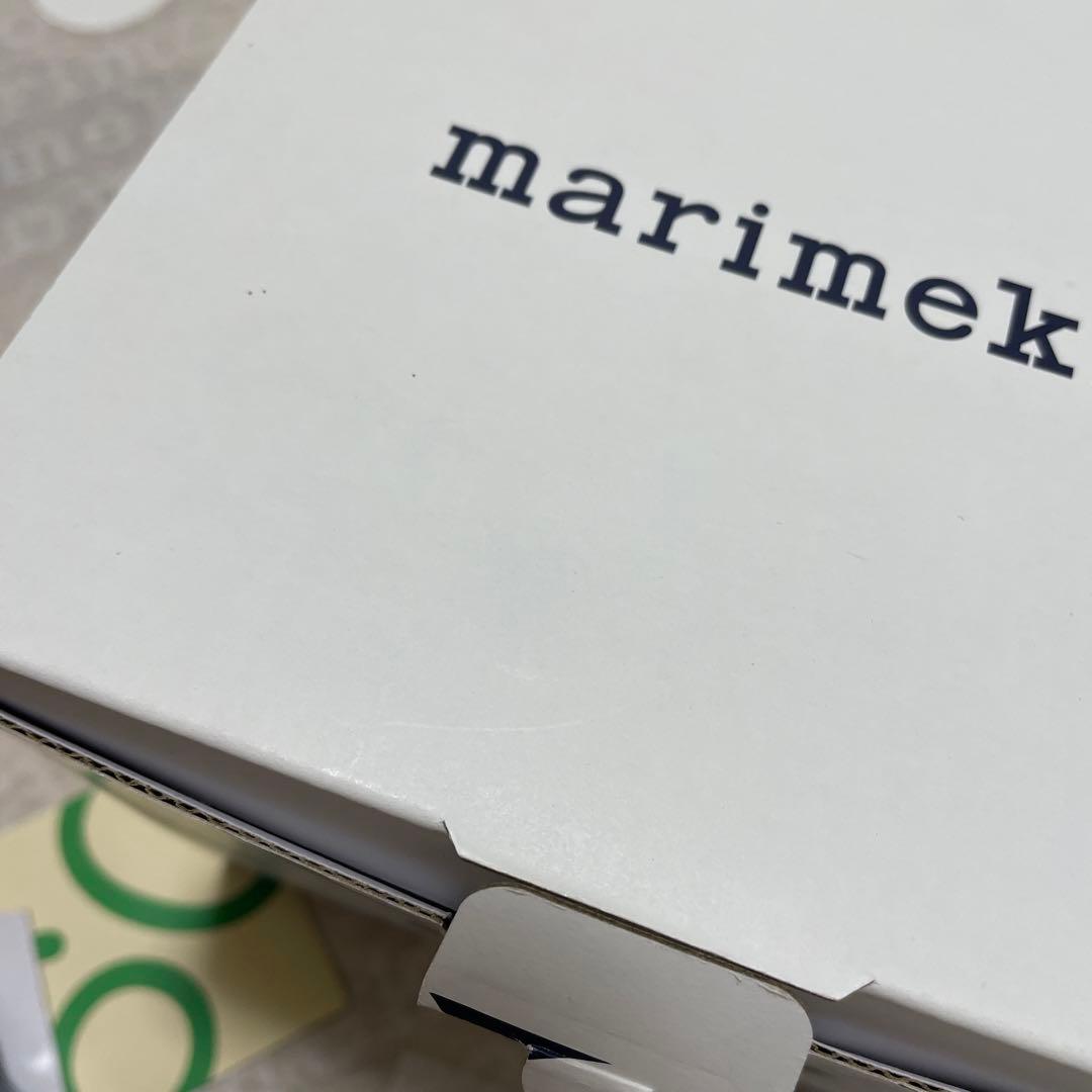 新品　マリメッコ　ウニッコ　キャニスター