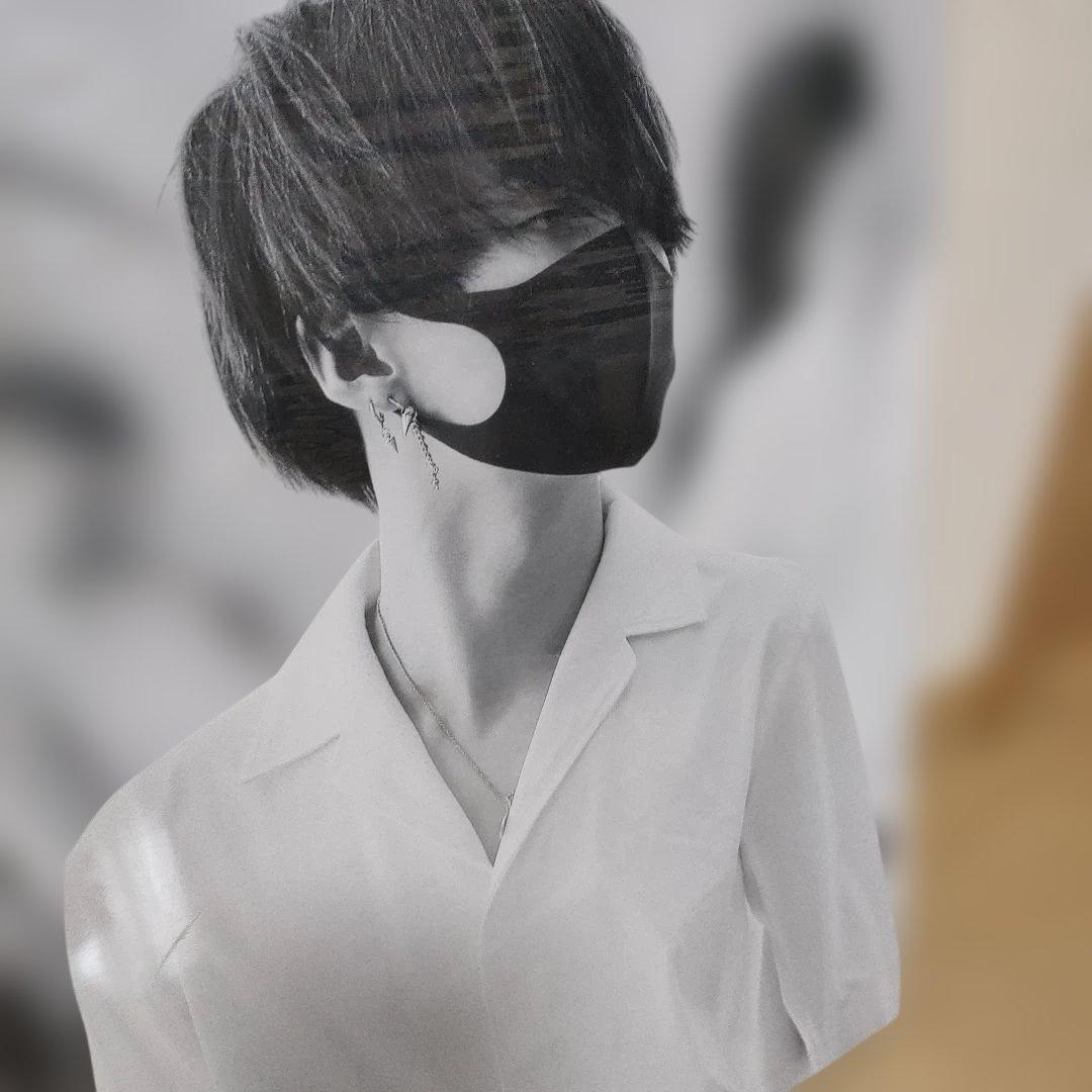 ミンユンギ モノクロ額縁 Suga BTS