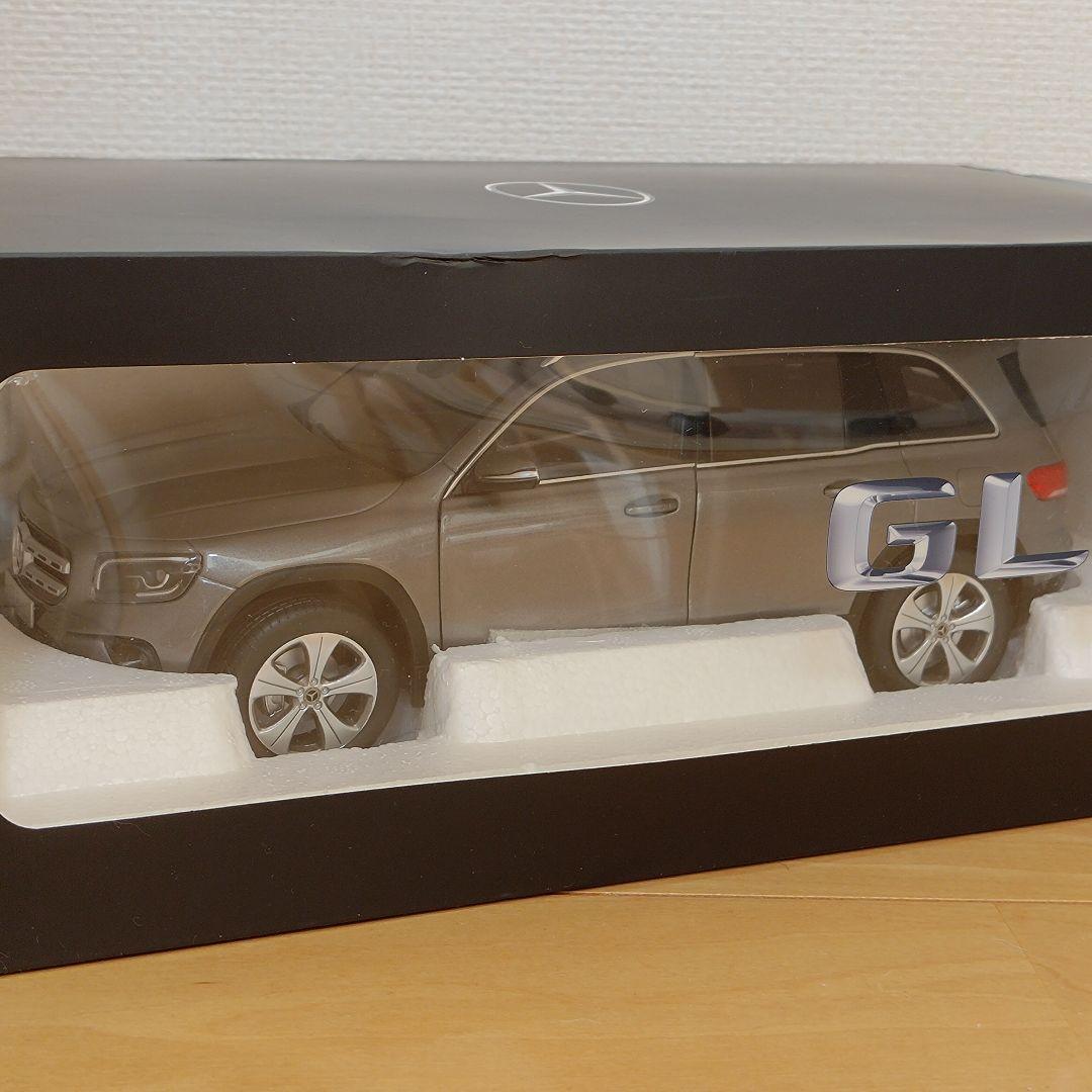 メルセデスベンツ GLB 1/18 ディーラー特注品 非売品 正規品