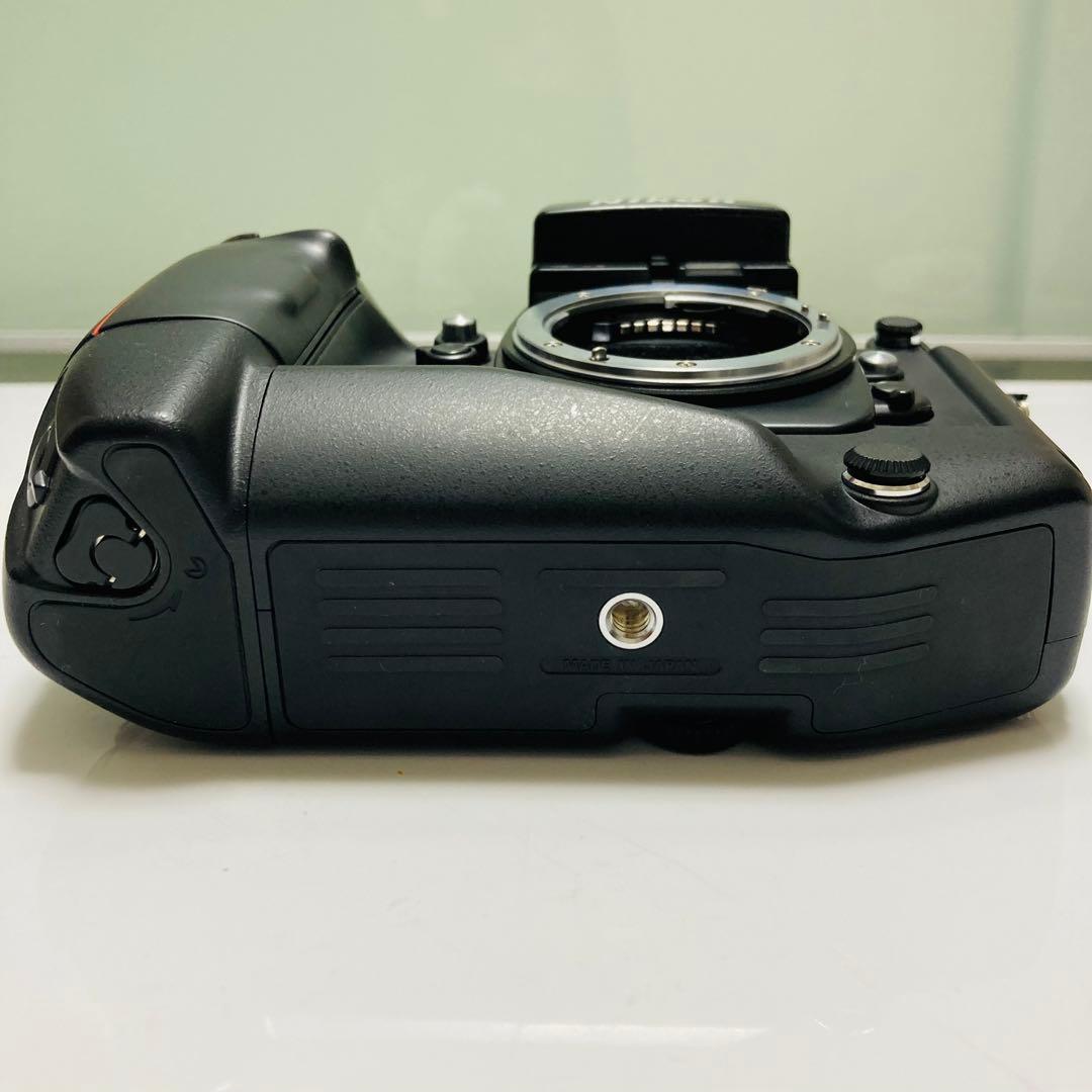 [動作品]Nikon F 4S フィルムカメラ ボディ MB-21付属