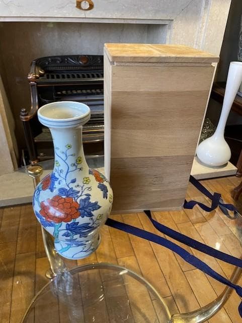 花柄の陶器花瓶