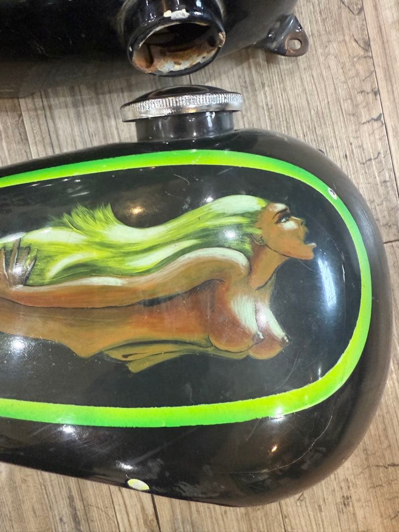 k*4様 ハーレー　3.5ガロン　分割タンク　サバイバー