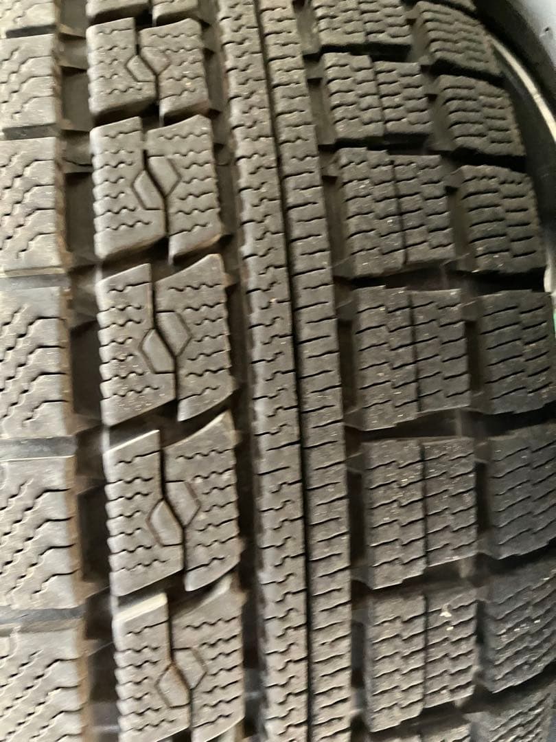 215/60/17 エルグランドE51純正アルミ付きスタッドレスタイヤ