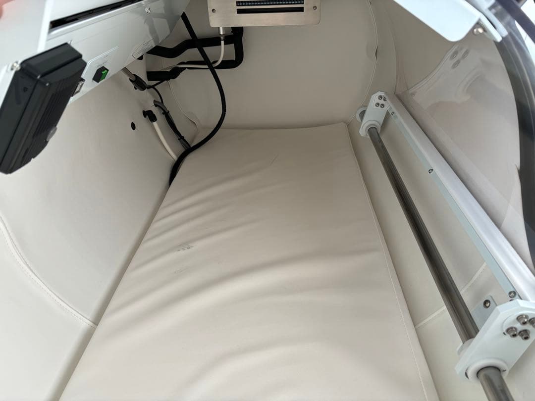 酸素カプセル　セット　エアコン付き　酸素圧縮機付き