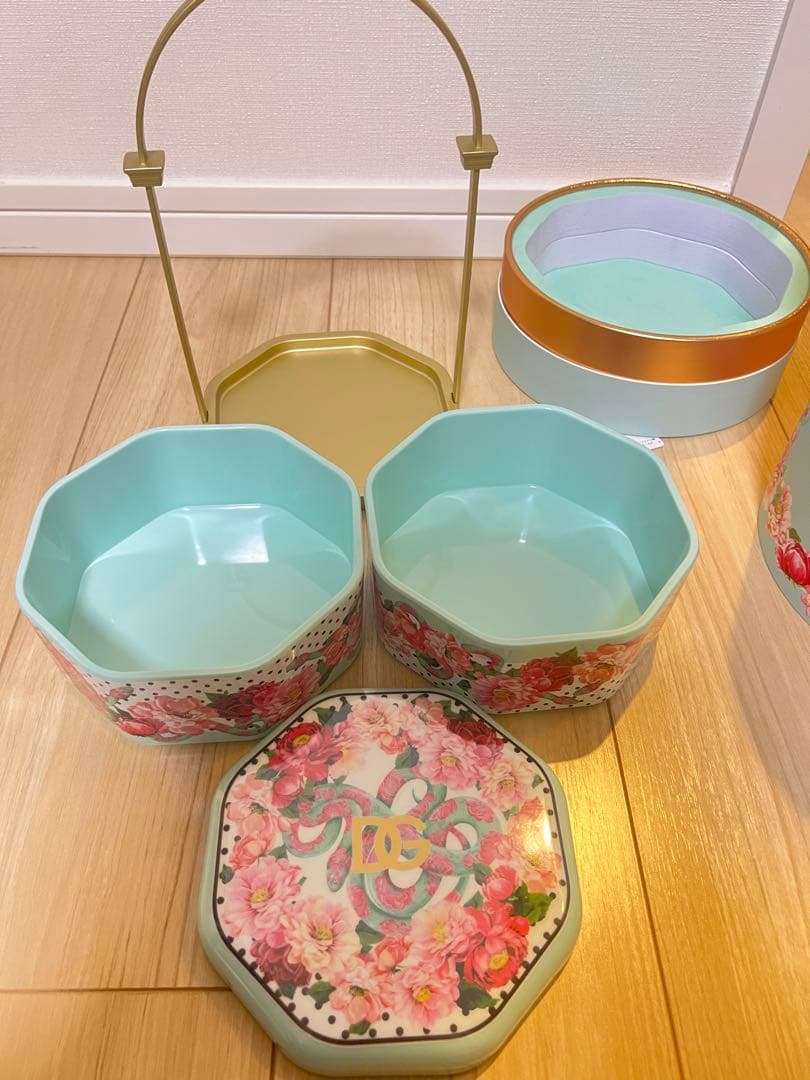 ドルチェ＆ガッバーナ　非売品　ノベルティ　花柄スイーツBOX 小物入れ