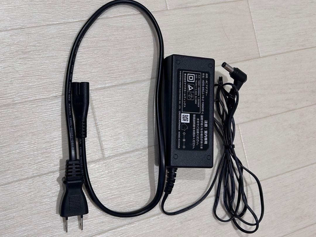 FUNAI 液晶テレビ　32Ｖ型　2024年製　分波器付き