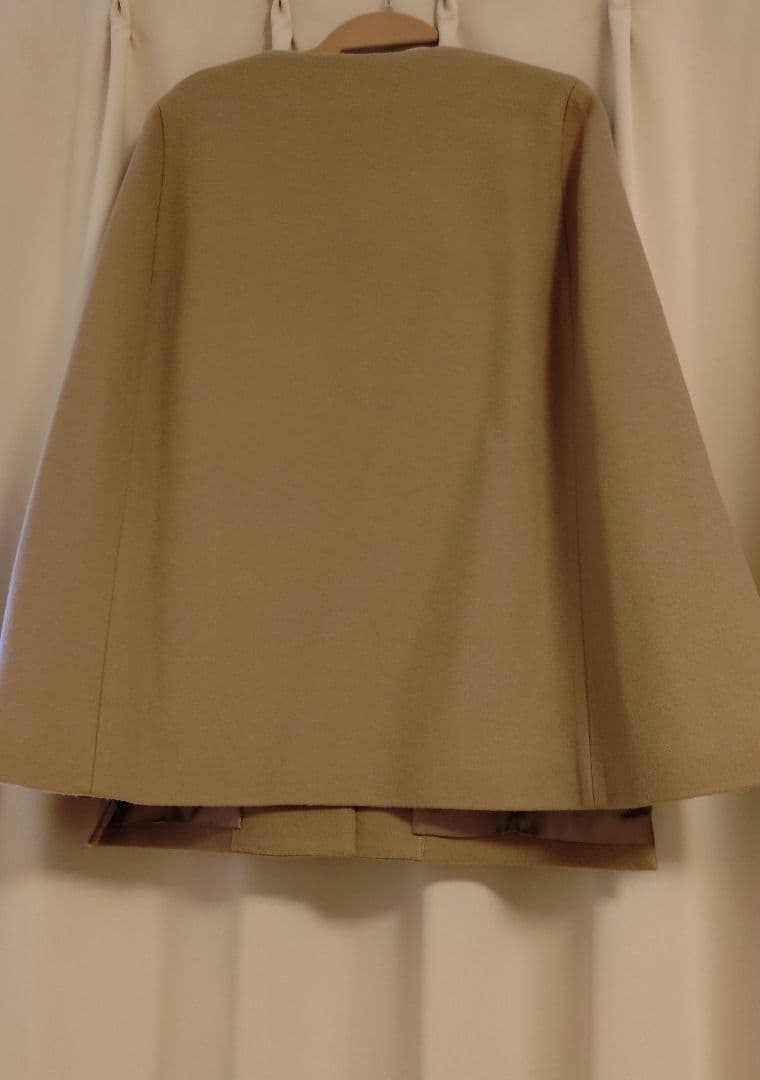 美品★完売商品　em. ケープコート　ベージュ