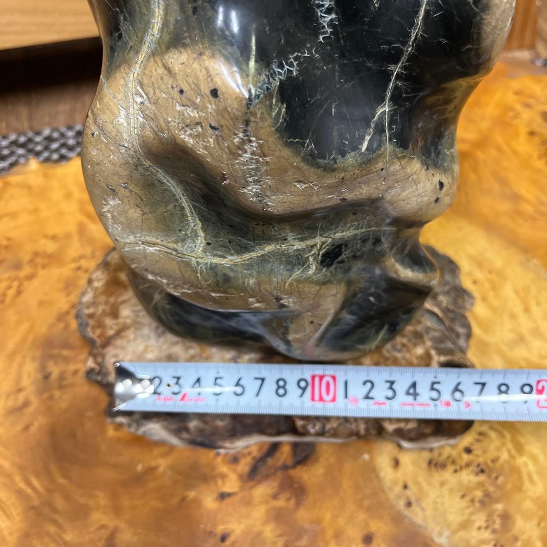 送料込み 蛇石　金運引き寄せ　蛇紋石　瘤台座付　縁起担ぎ　のぼり蛇　置物