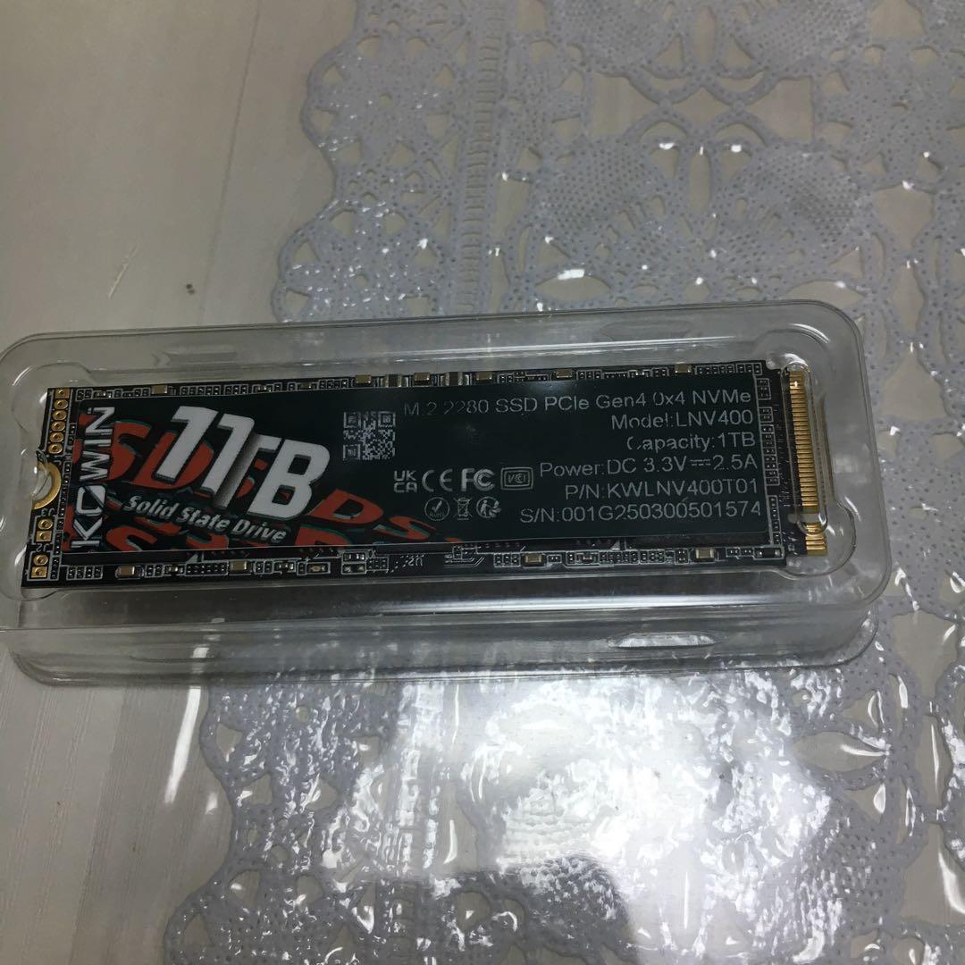 内蔵型SSD 1TB PCIe Gen4 x4 NVMe SSD LNV400