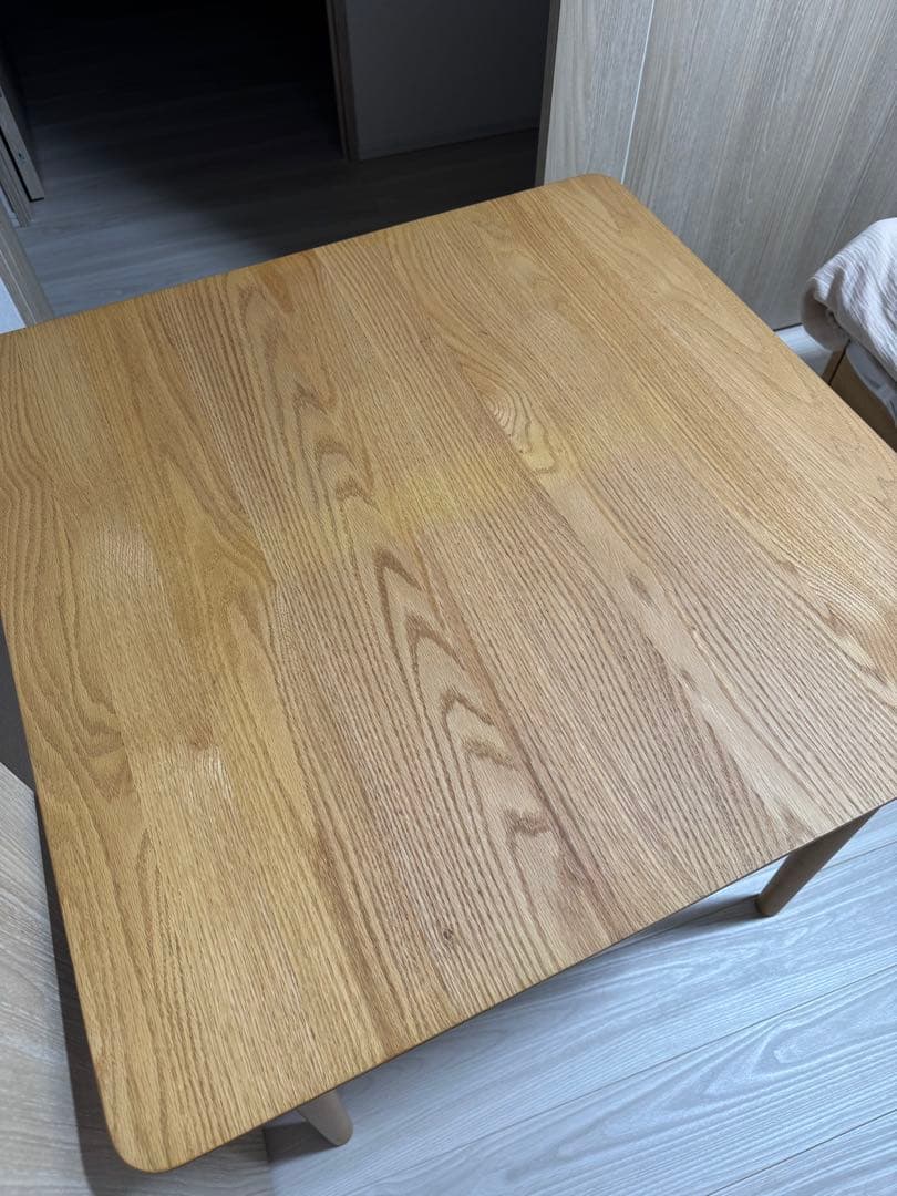 ケユカ　ダイニングテーブル