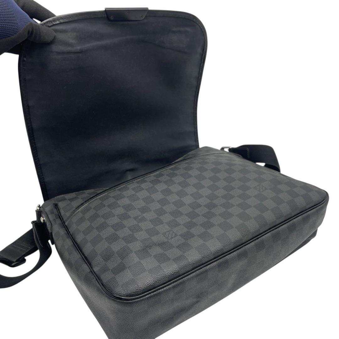 もっちー様ルイヴィトン　ダミエグラフィット　ダニエルGM　ショルダー　5601