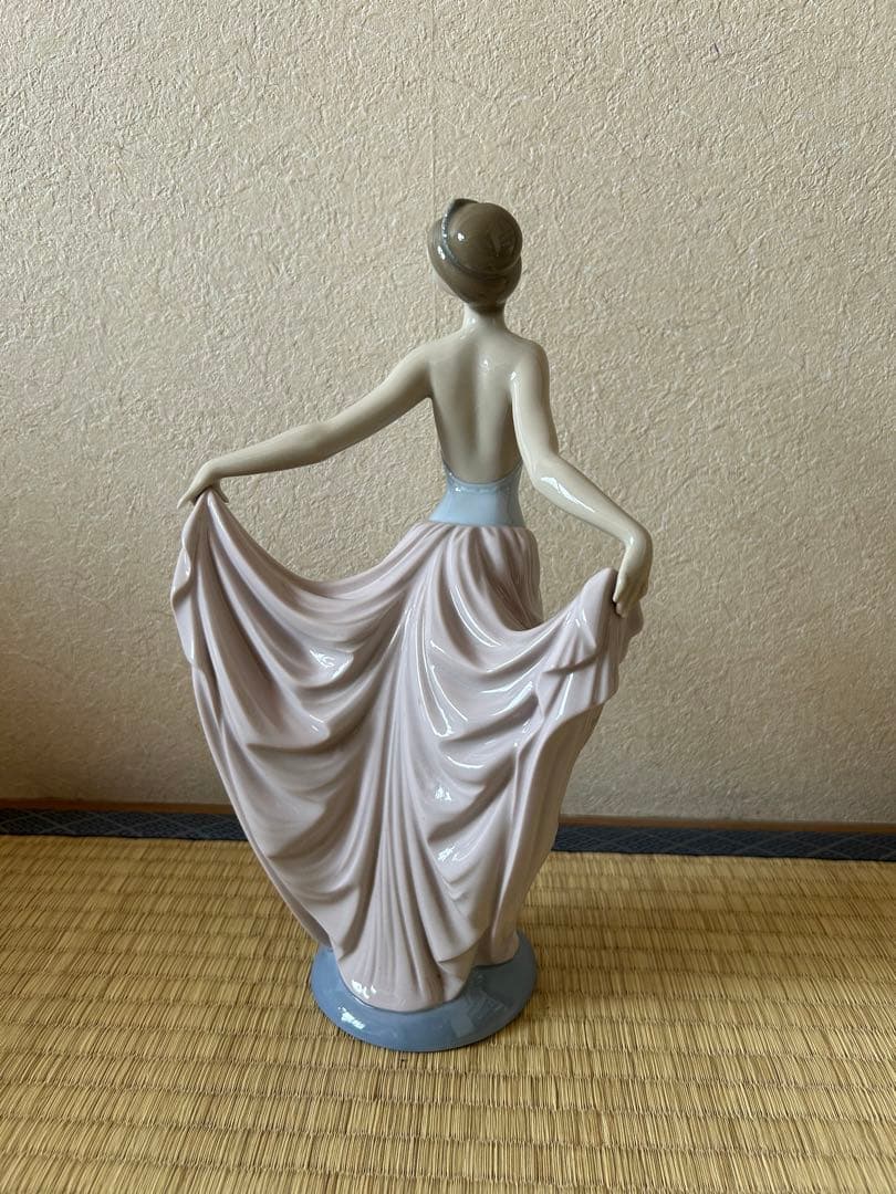 LLADRO リヤドロ フィギュリン 踊る少女
