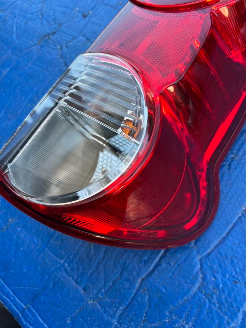 ニッサン　NV200 VM20テールランプ 右　※フォロー割OK