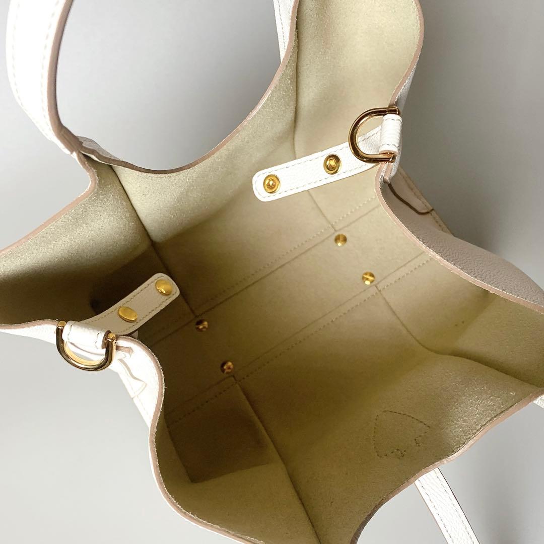 TOD’S / Tタイムレス レザーショッピングバッグ ミニ ホワイト