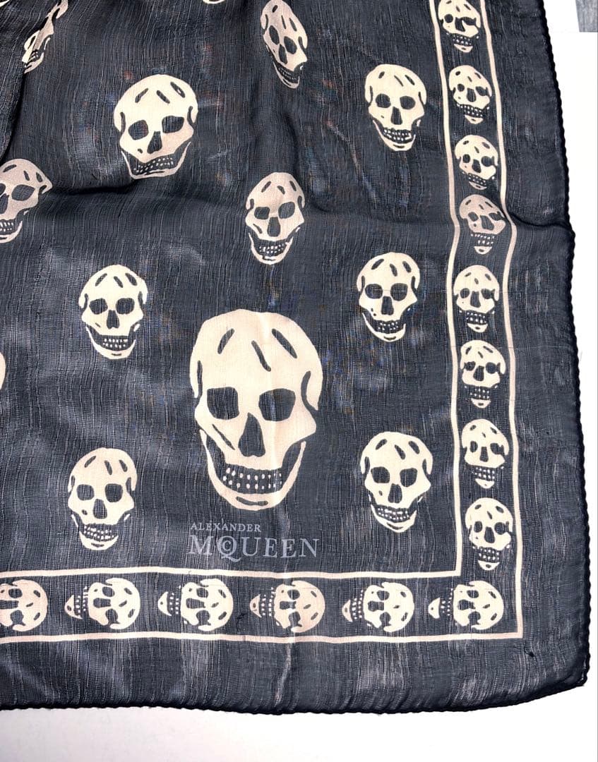 わ*様 Alexander McQueenスカル シルクスカーフ ストール ヴ