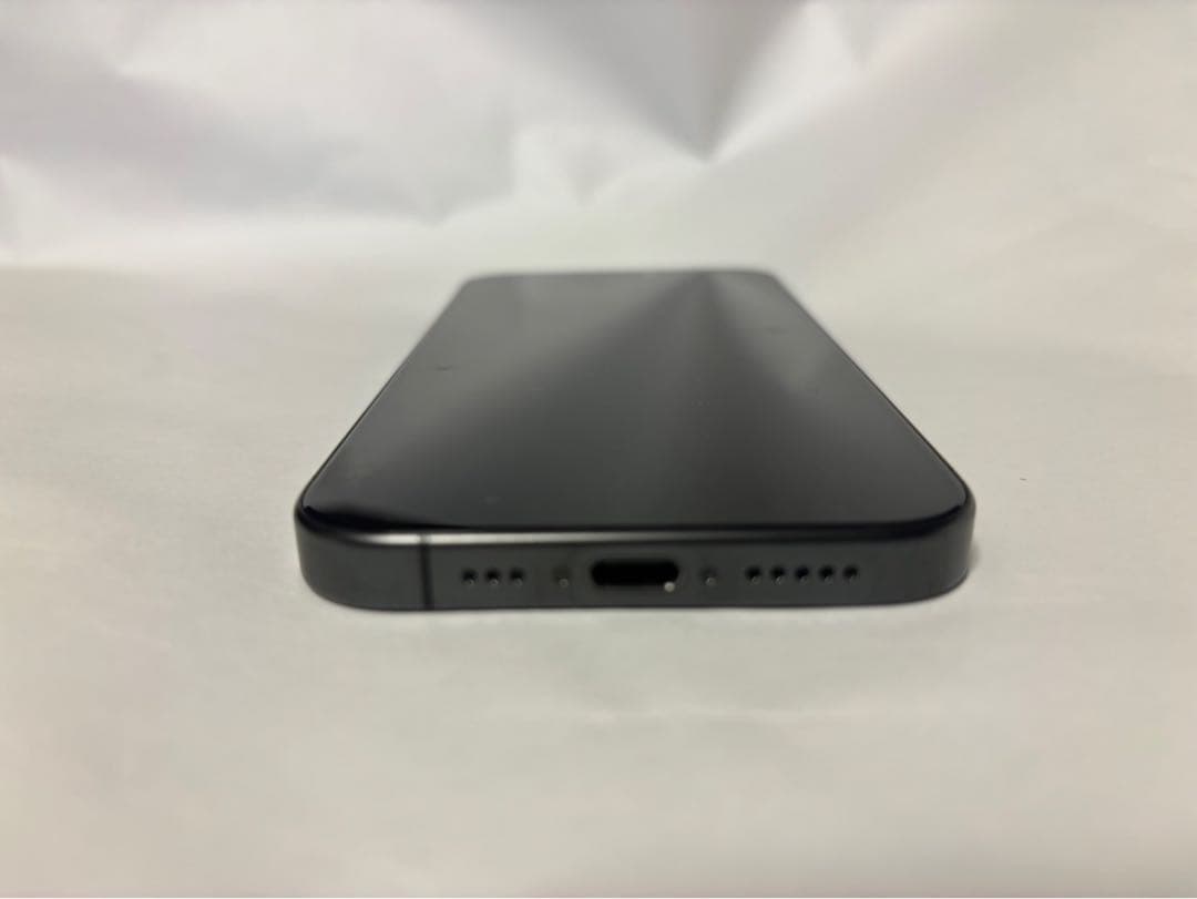 iPhone 15 Pro 512GB ブラックチタニウム 美品 フィルム付