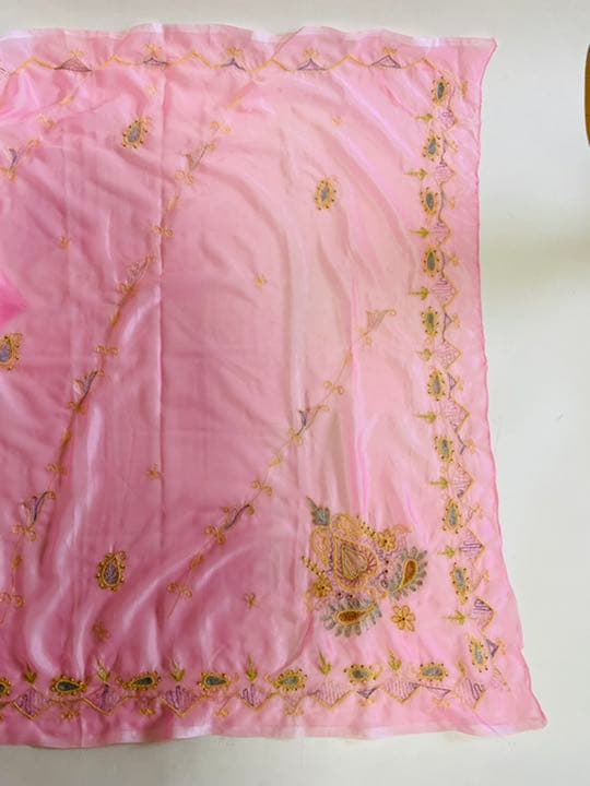 インド　サリー　豪華な刺繍　ピンク　シフォン　民族衣装
