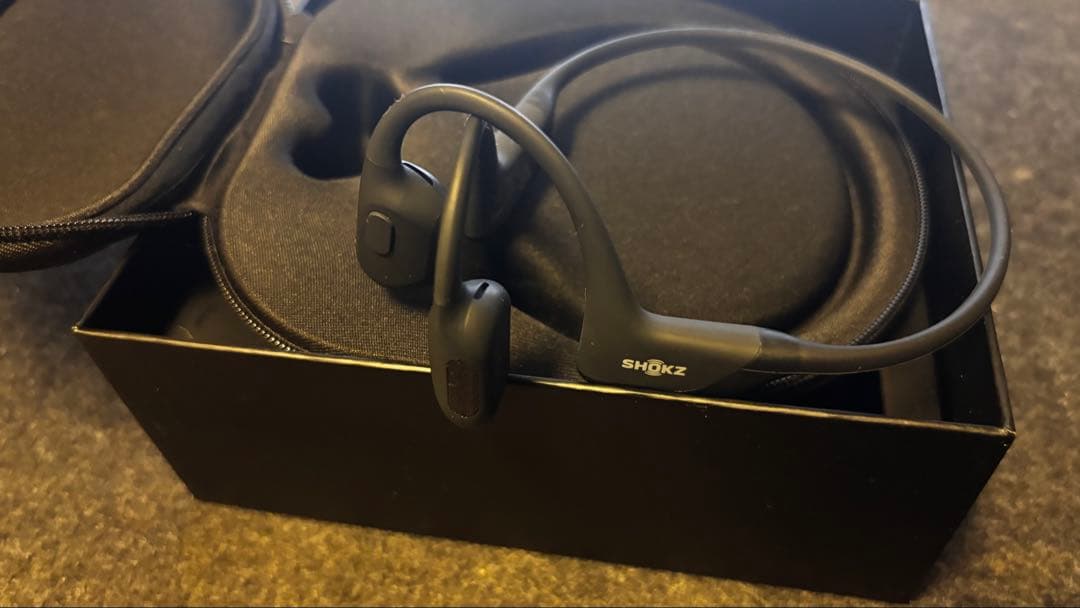 【新品同様】SHOKZ OPENRUN PRO 骨伝導イヤホン