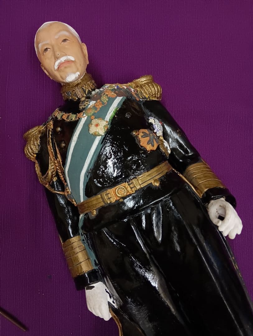 確認用画像戦前時代細密造形東郷平八郎元帥海軍大将陶器製４６センチ人形修正飾り置物