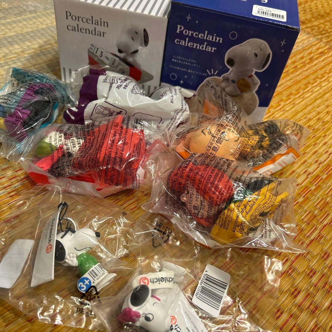スヌーピー マリモクラフト万年カレンダー2種＆キーホルダー2種＆ハッピーセット