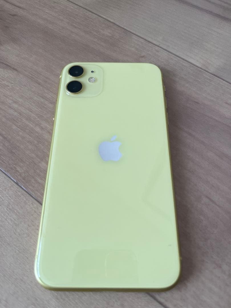 iPhone11 イエロー 少し傷あり