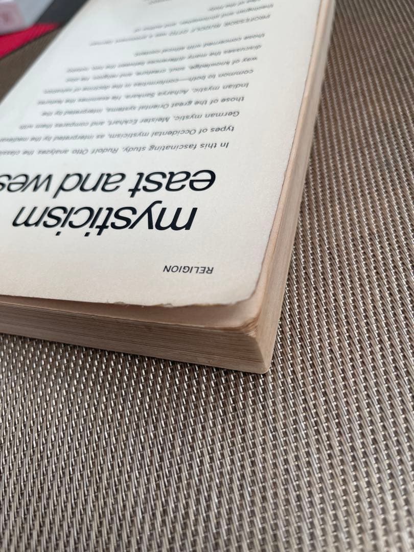 洋書 mysticism east and west