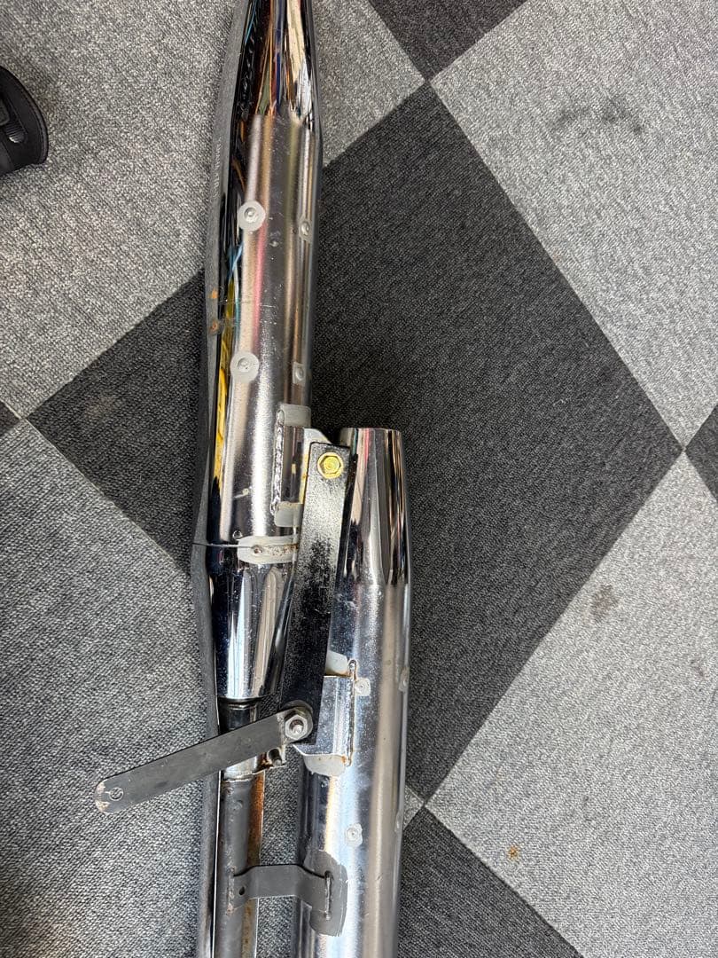 ドラッグスター400 4TR取り外し　純正マフラー