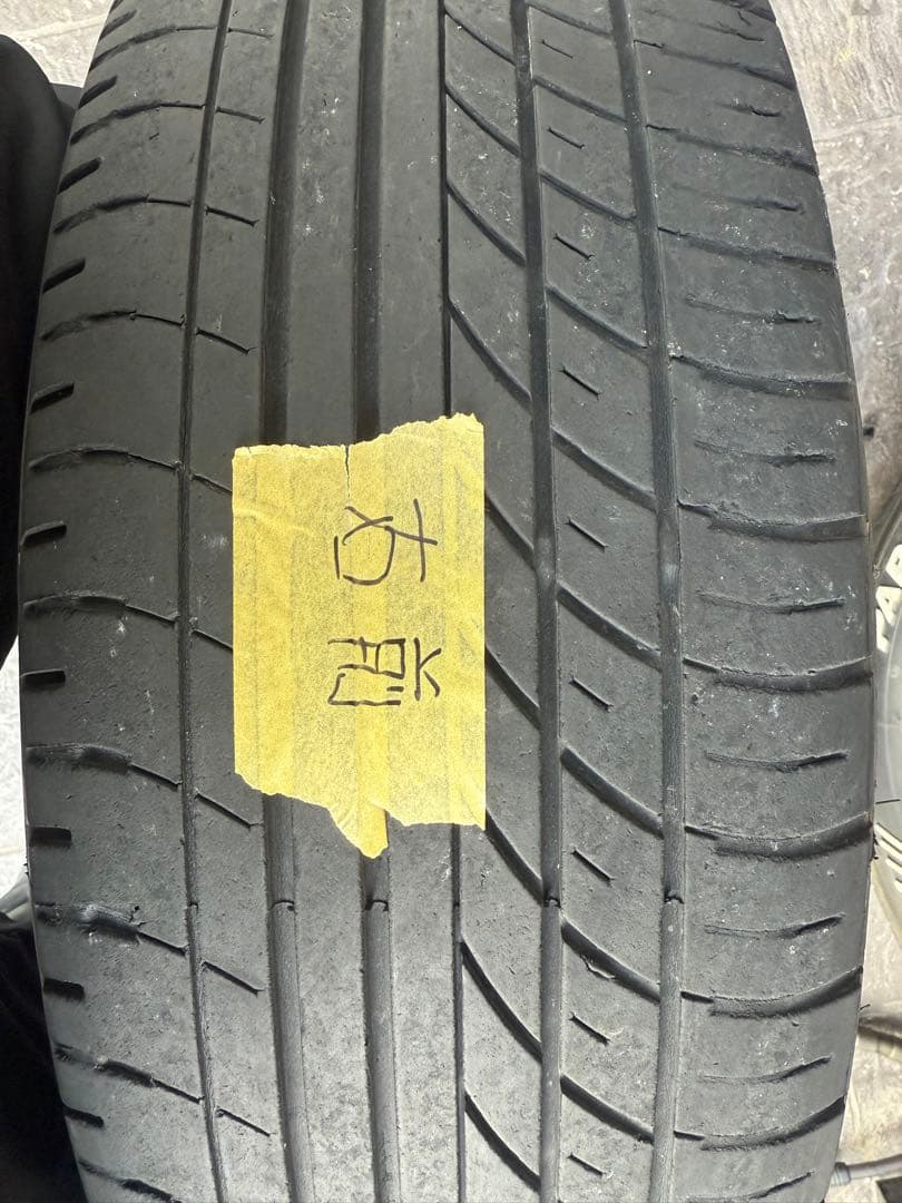 ハイエース FENICE 17インチ ヨコハマ パラダタイヤ ロックナットセット