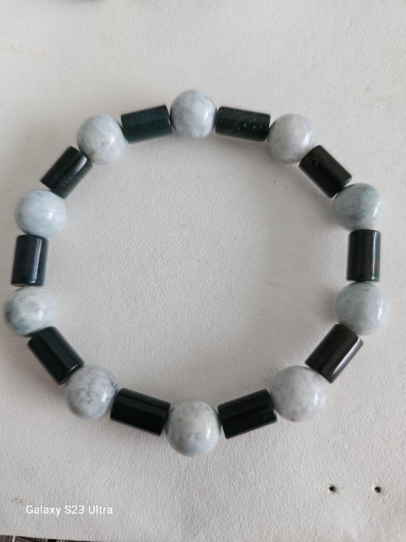 出雲瑪瑙管玉と糸魚川青翡翠１０mmのブレスレット