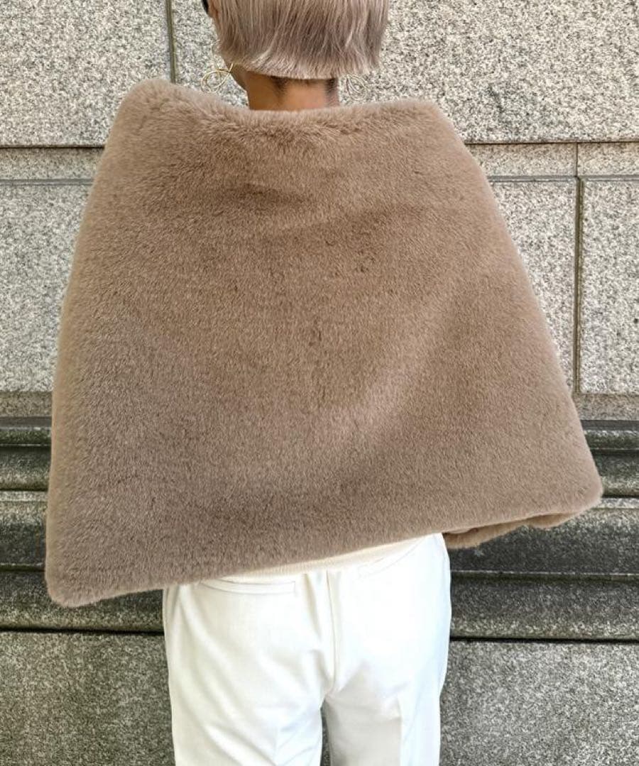 JENNE リッチボリュームファーケープ新品