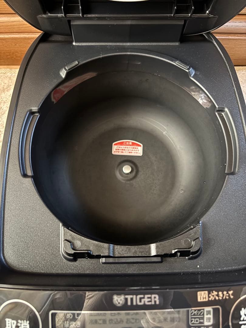 2025年製 TIGER 圧力IHジャー炊飯器 JPV-Y100KV ブラック