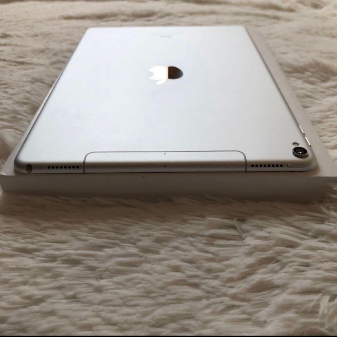 【完動品】iPad Pro 10.5 256GB SIMフリー【付属品】