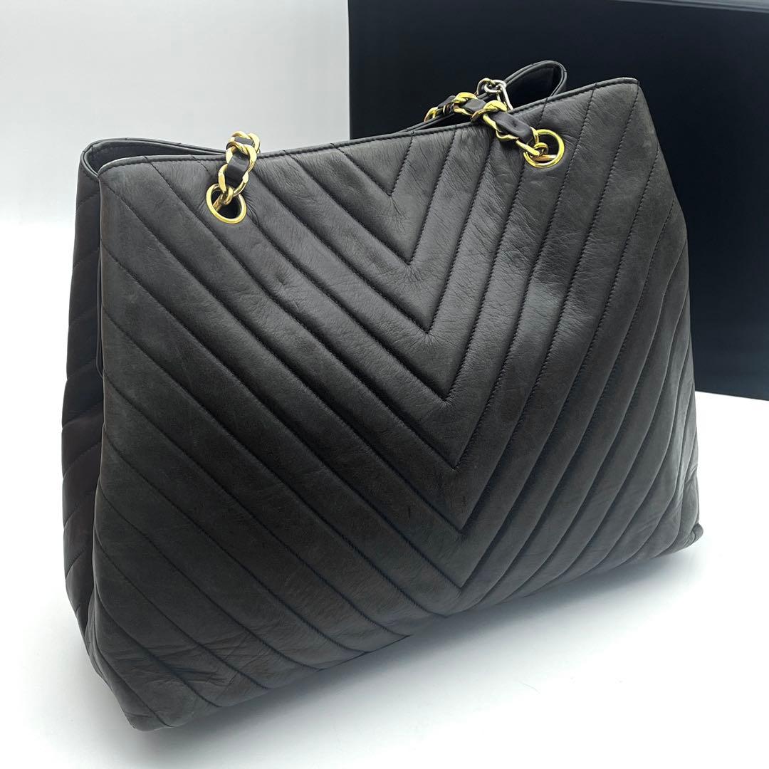 シャネル　チェーンショルダー　ラムスキン　ブイステッチ　ブラック　トートバッグ