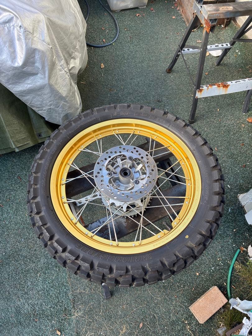 セロー250 リアホイール