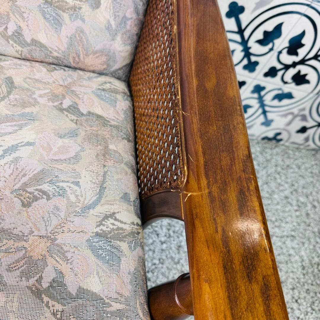 ②　カリモク シングルソファ 椅子 花柄 木製 家具