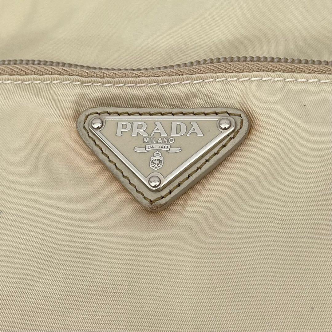 プラダ ショルダーバッグ カメラバッグ 斜めがけ 三角ロゴ ナイロン 男女可能