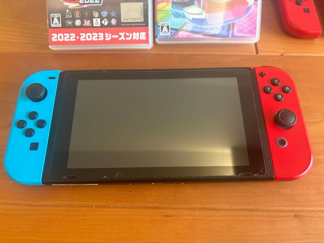 ニンテンドースイッチ　 マリオカート8デラックス他ソフト1本付き