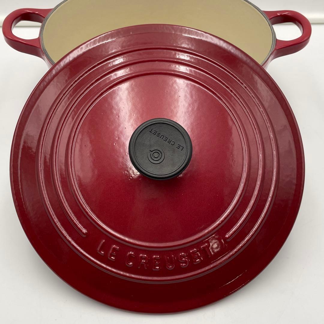 極美品　ルクルーゼ ココット ロンド　22cm バーガンディ　廃盤色