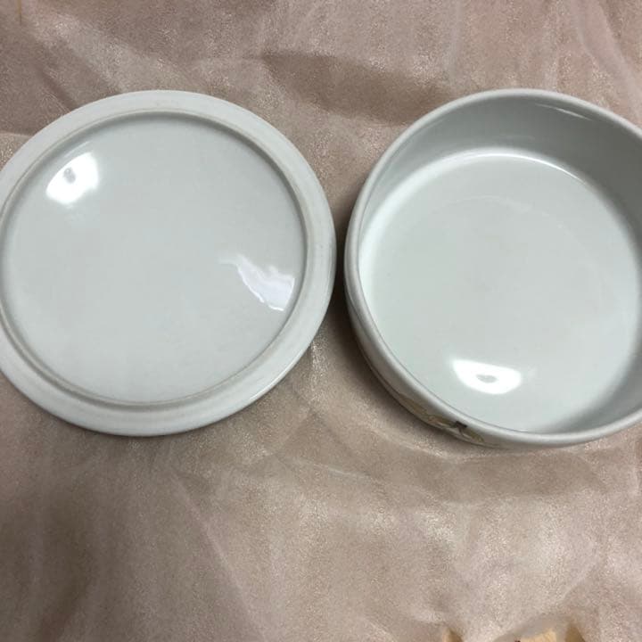 GUCCI 陶器製小物入れ　アクセサリーケース