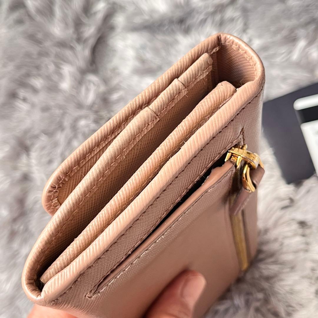 良品✨PRADA フィオッコ　メタルロゴ　サフィアーノ　長財布　ベージュ