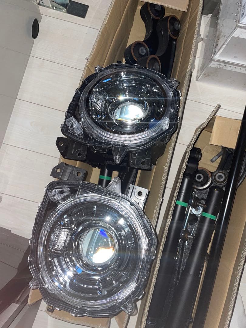 ジムニーシエラ　JB74W 新車外し　純正LEDヘッドライト