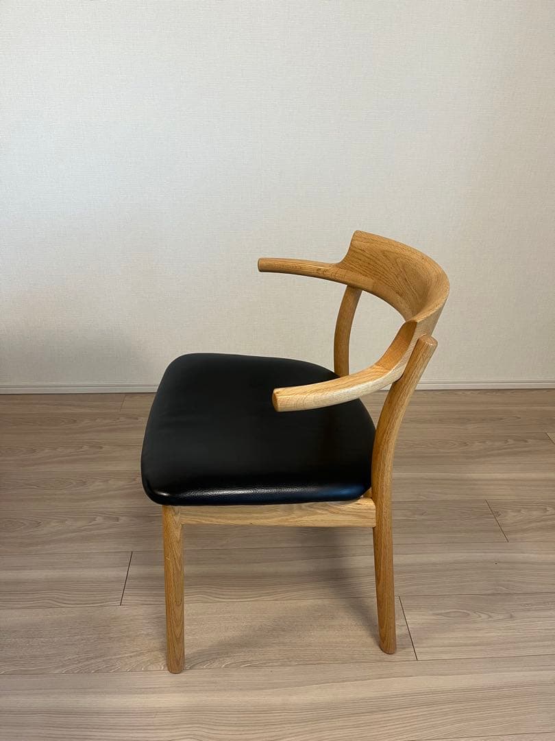 ACTUS ダイニングチェア