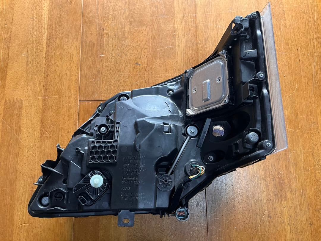 日産 キャラバン E26 後期 LED右ヘッドライト ICHIKOH 1948