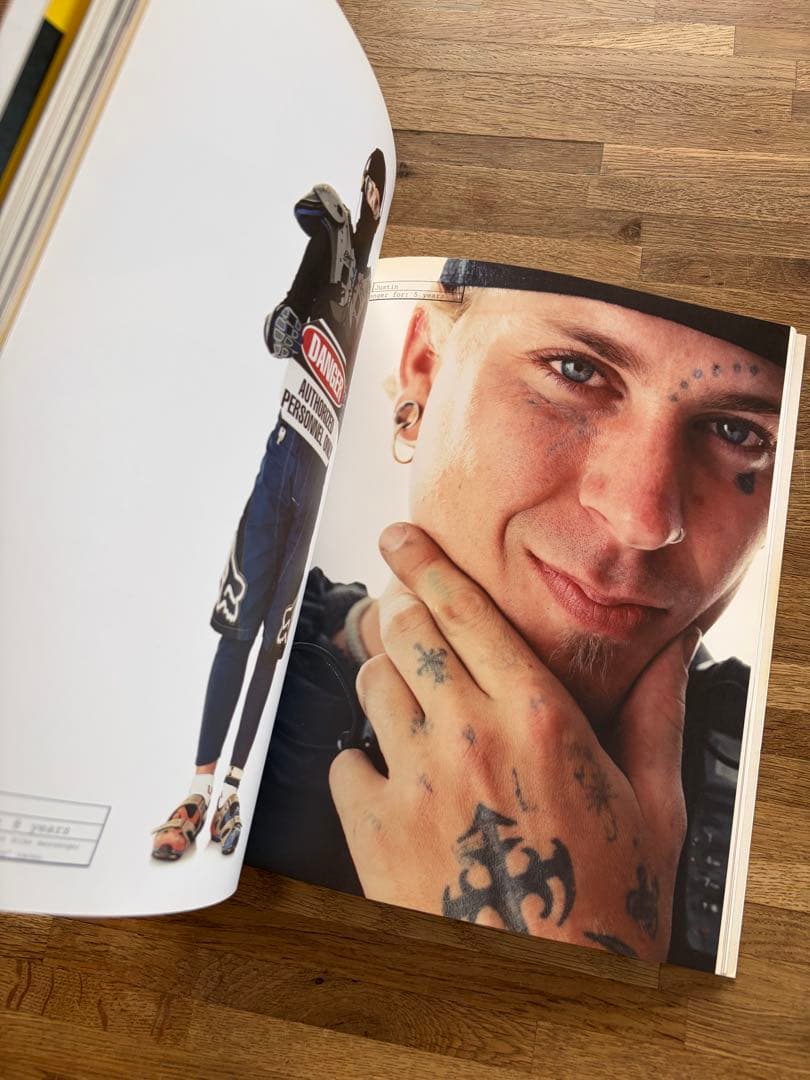 洋書 Messengers Style ASSOULINE