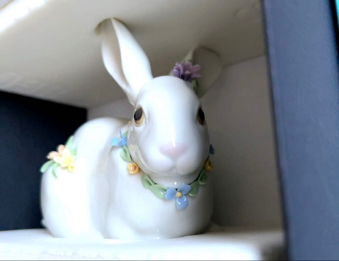 新品　リヤドロ　花飾りの白うさぎ