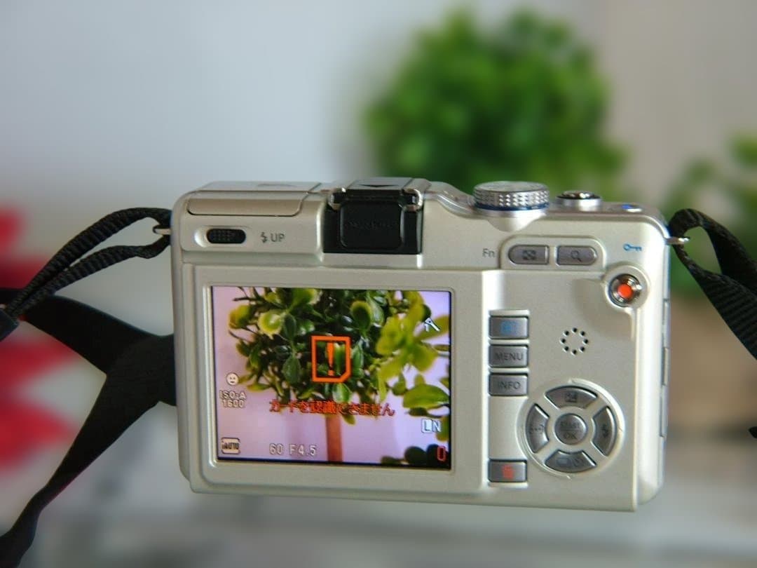 OLYMPUS EPL-1　　　M.ZUIKO 14-42mmシルバー