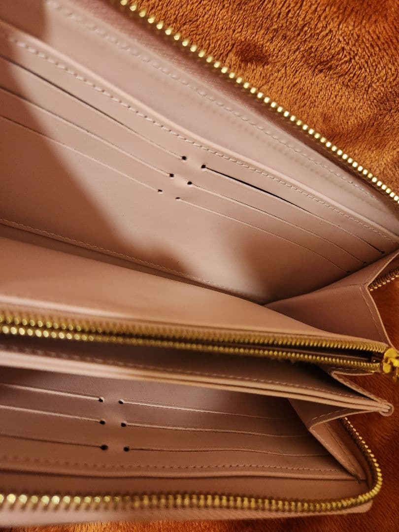 Louis Vuitton ヴェルニ　ジッピーウォレットピンク 長財布